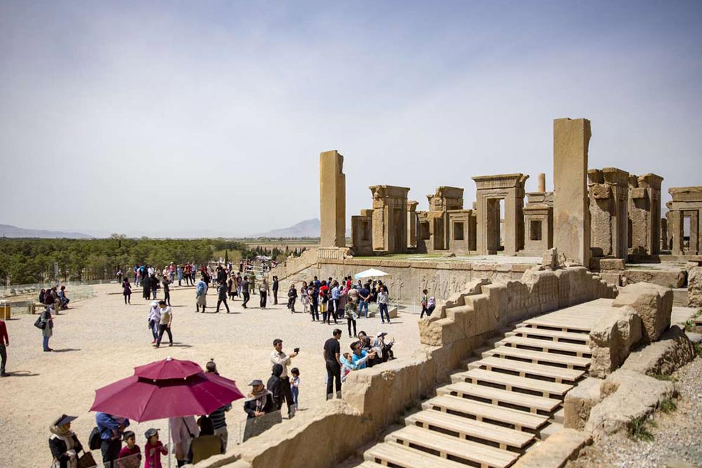 تخت جمشید و سفر به شیراز در پاییز