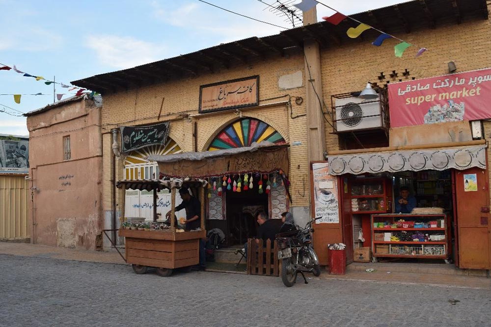 گذر تاریخی سنگ سیاه از محله های معروف شیراز