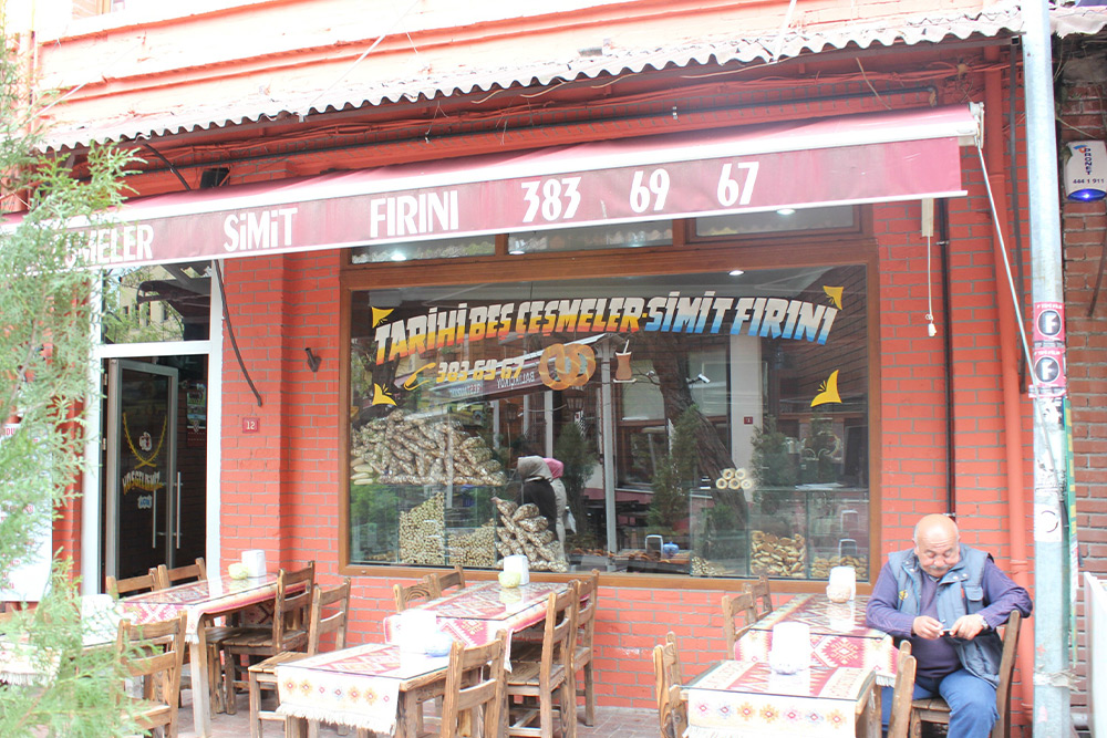 Tarihi Beşçeşmeler Simit Fırını