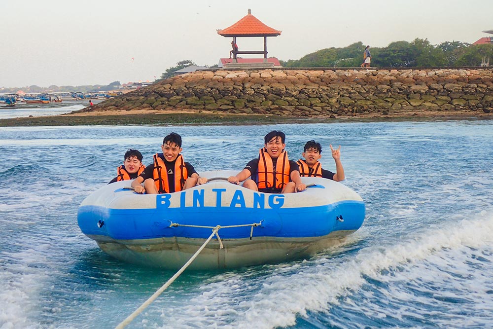 تفریحات آبی در بالی