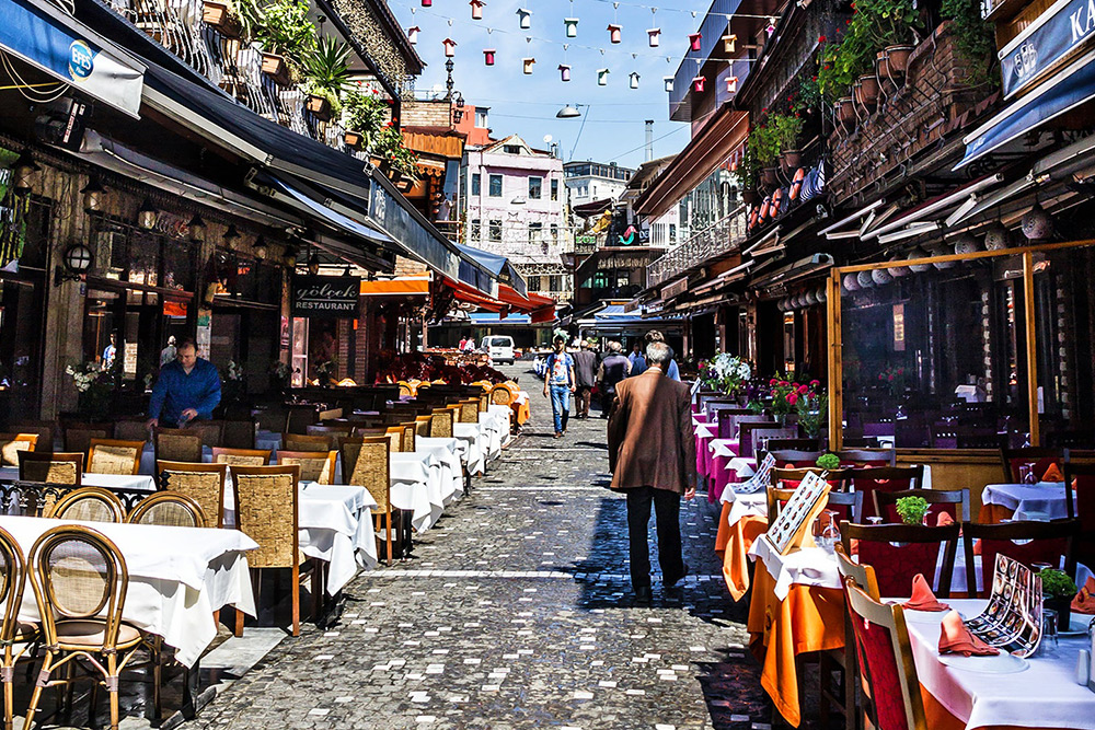 Istanbul local food markets