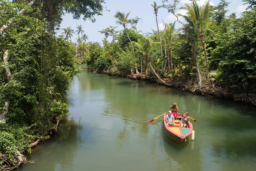سفر به دومینیکا