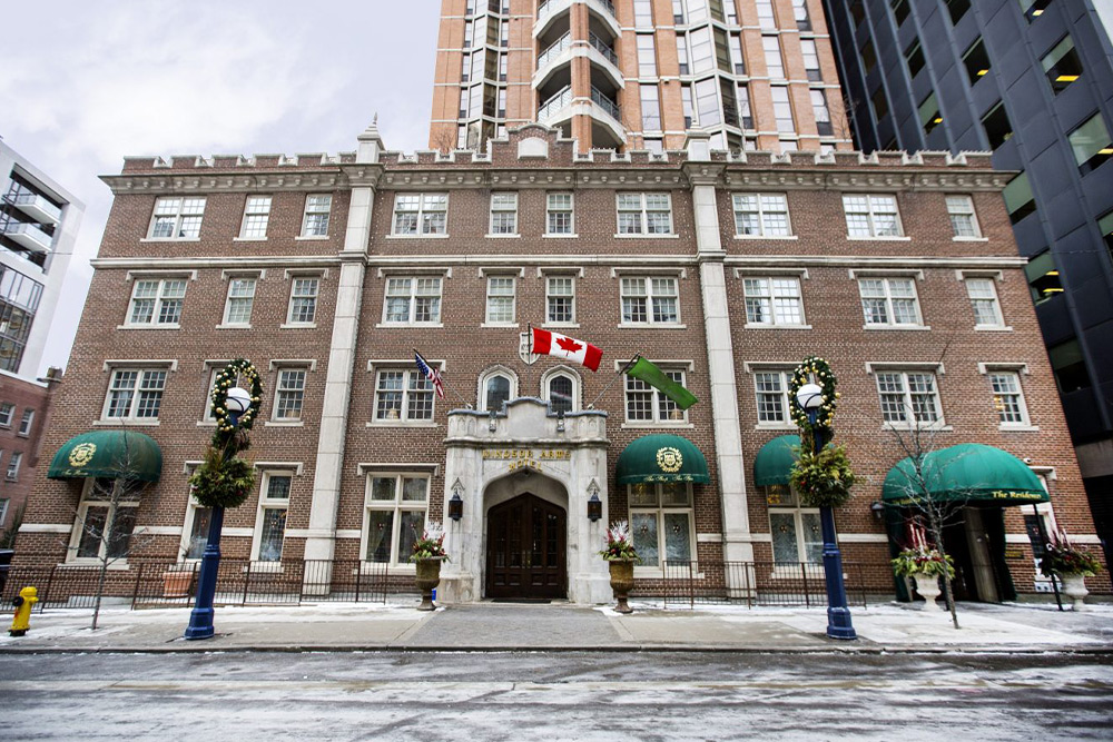  Windsor Arms Hotel