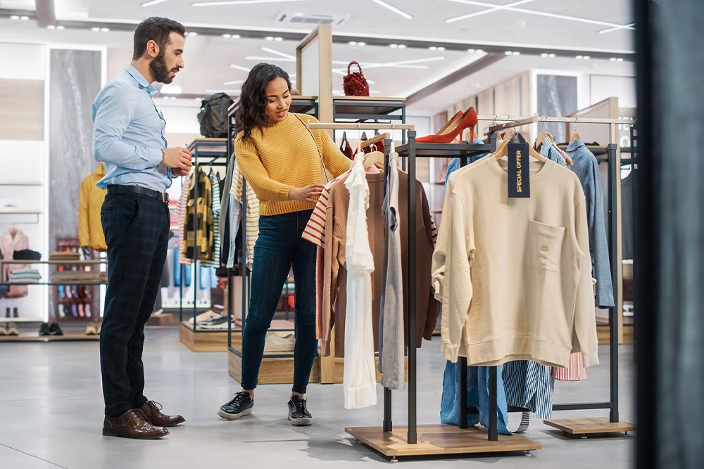 Clothing discounts in Milan