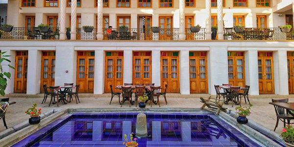 رستوران کریاس