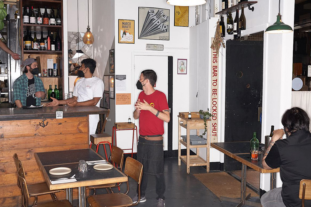 Mitshel Ibrahim, Ombra