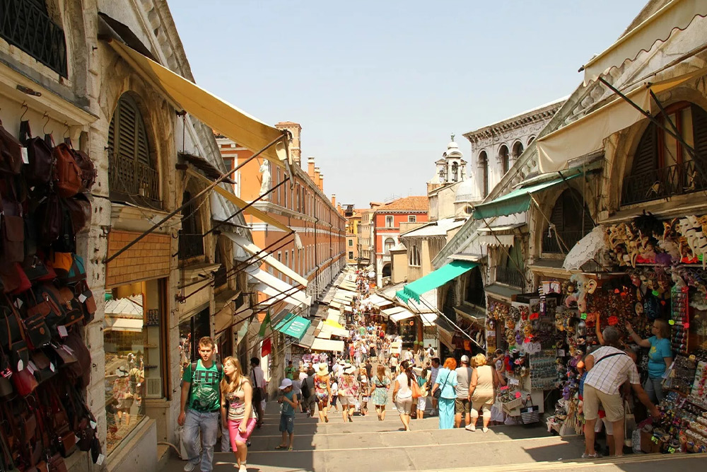 Osman Bey market in Istanbul