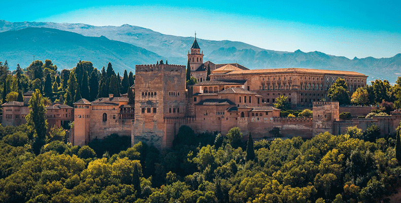 جاهای دیدنی گرانادا؛ از بازارهای قدیمی تا کلیساهای باشکوه