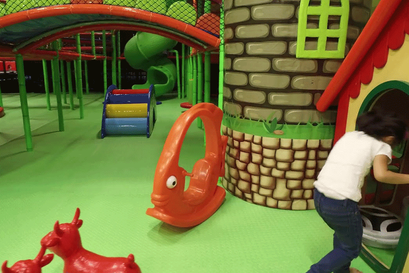 زمین بازی بچه ها