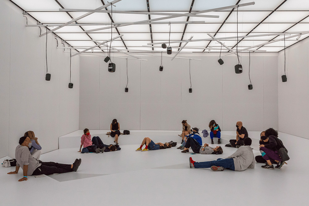 A SLIGHTLY CURVING PLACE in Dubai