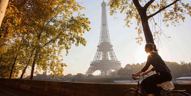 آبان ماه در پاریس؛ قدم زدن در تابلوی پاییزی وان گوگ