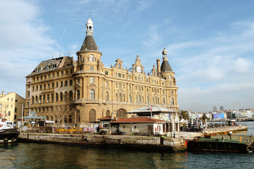 Heydar Pasha railway station;