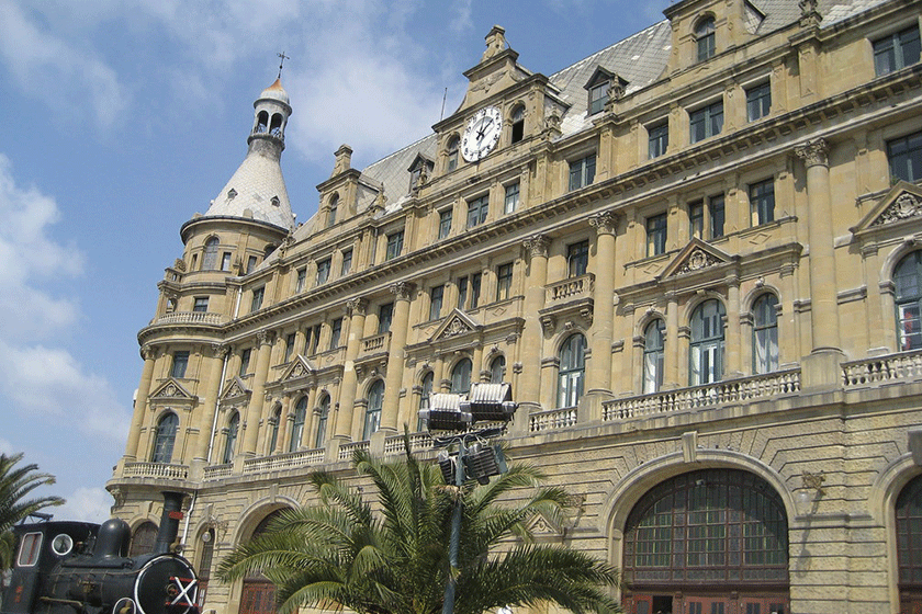 ایستگاه راه آهن حیدر پاشا