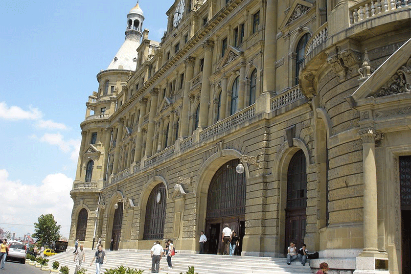 ایستگاه راه آهن حیدر پاشا