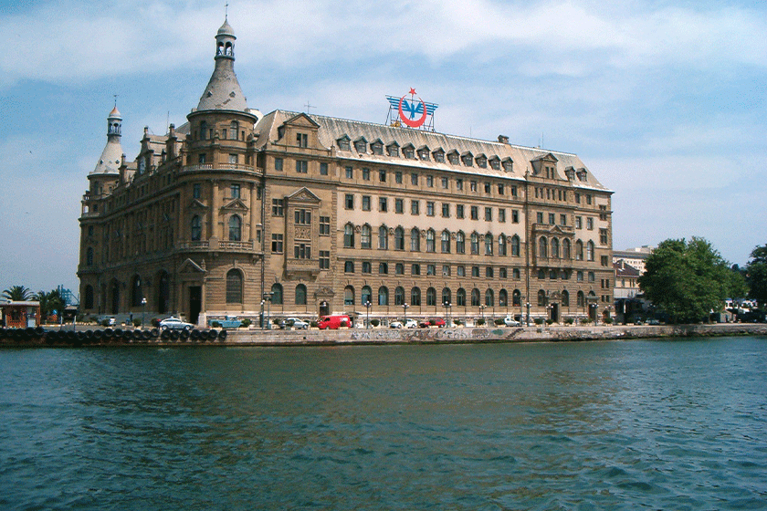 Heydar Pasha railway station;