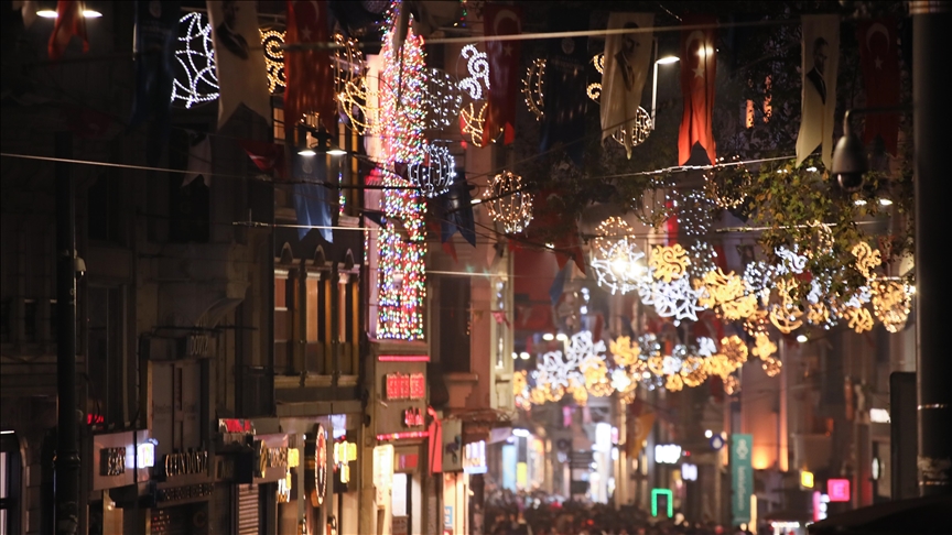 اجرای زنده را تماشا کنید