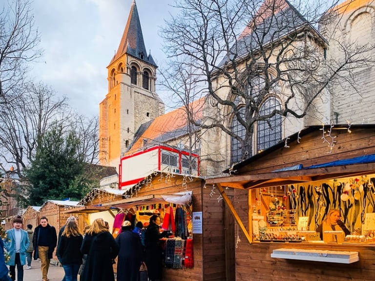 بازدید از دهکده بابانوئل در باغ تویلری