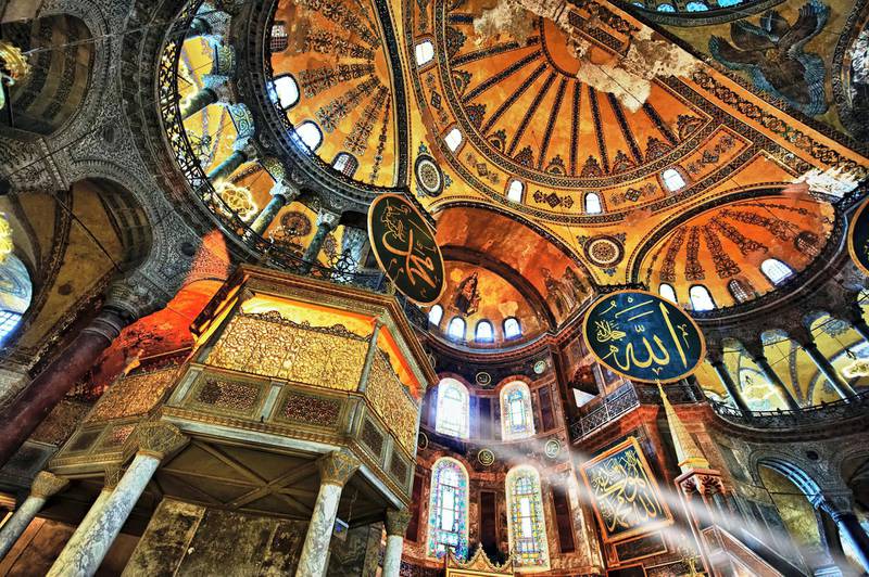 قبر زنی که در ایاصوفیه قرار دارد