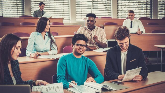 مدارس و دانشگاه ها در القوز