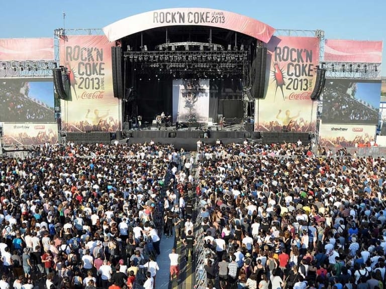 کمی با موسیقی Rock 'n' Cokeخوشگذرانی کنید