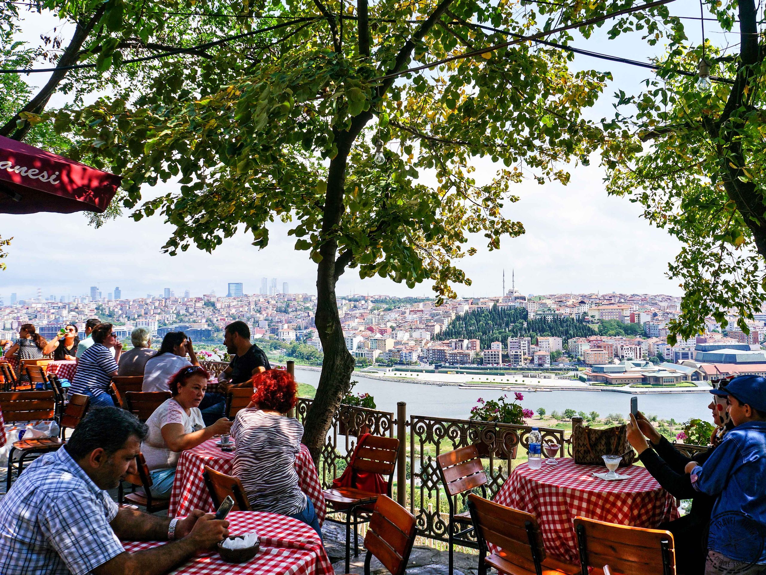 رستوران Pier Café
