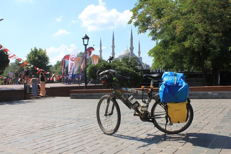 مناظر محبوب شهر را با دوچرخه کاوش کنید