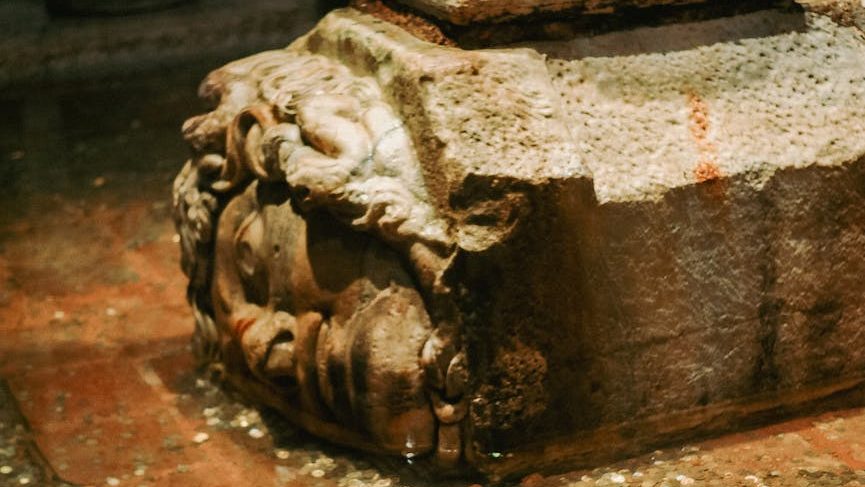 آب انبار بازیلیکا و افسانه های آن