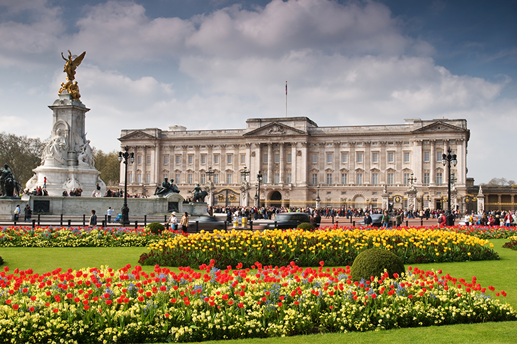 15 تا از زیباترین کاخ های جهان را بشناسید