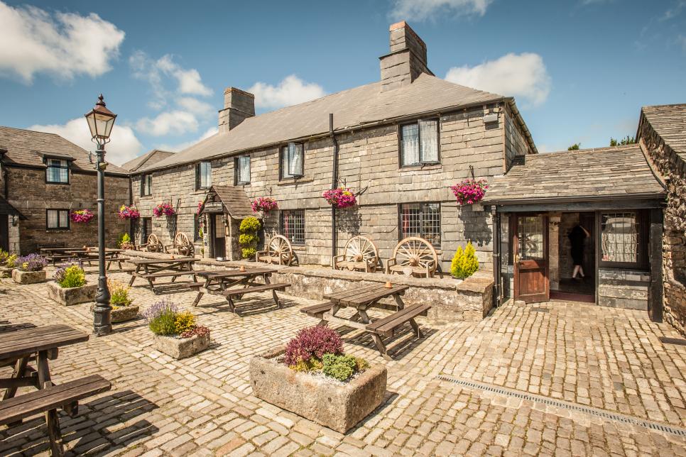 تاریخچه هتل در جهان؛ اولین هتل ها چگونه به وجود آمدند؟