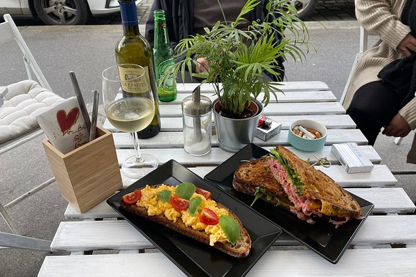 غرفه های خیابانی در وین برای خوردن بورک خوشمزه