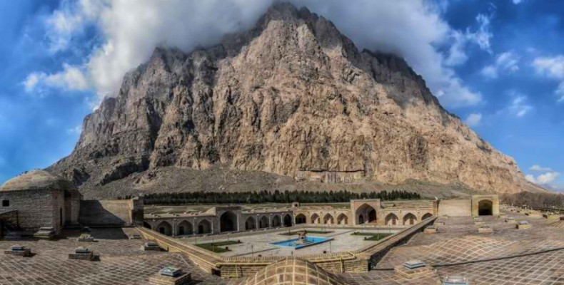 بیستون کرمانشاه از بهترین شهرهای ایران برای سفر در تابستان