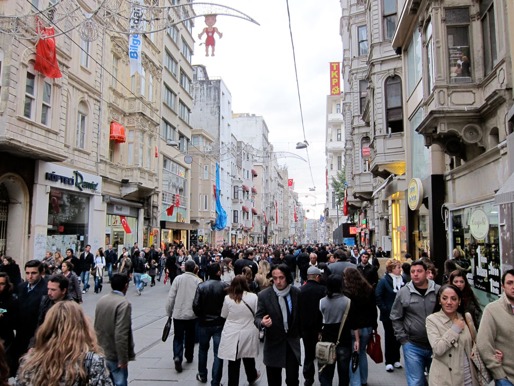 مراکز خرید خیابان استقلال استانبول