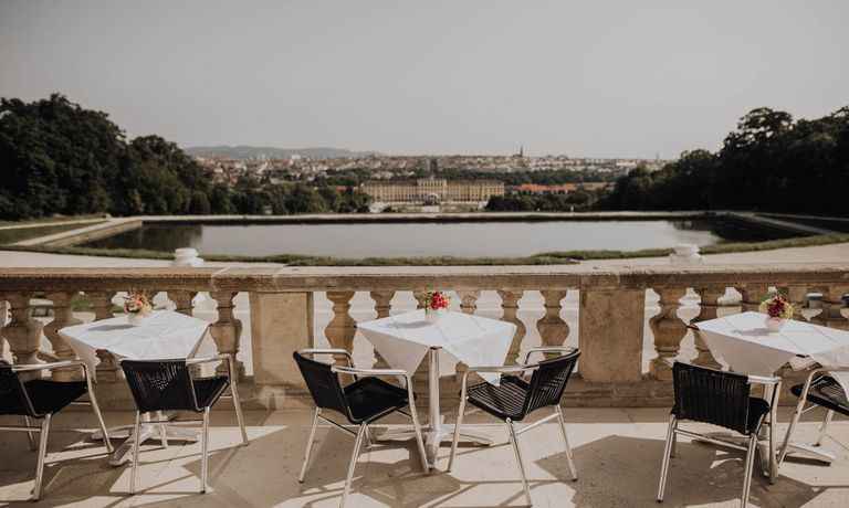 کافه گلوریتِ قصر شون برون وین