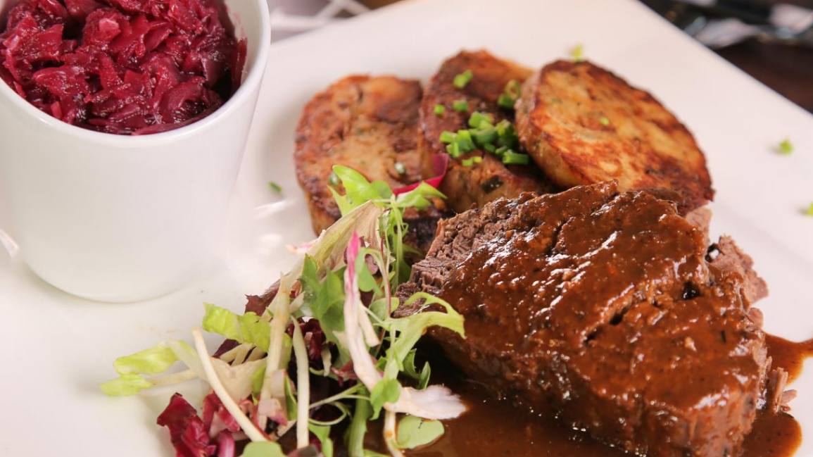 غذاهای معروف آلمان؛ Braised Beef Rheinland-style