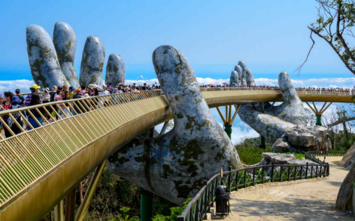 جاهای دیدنی دانانگ؛ Golden Bridge