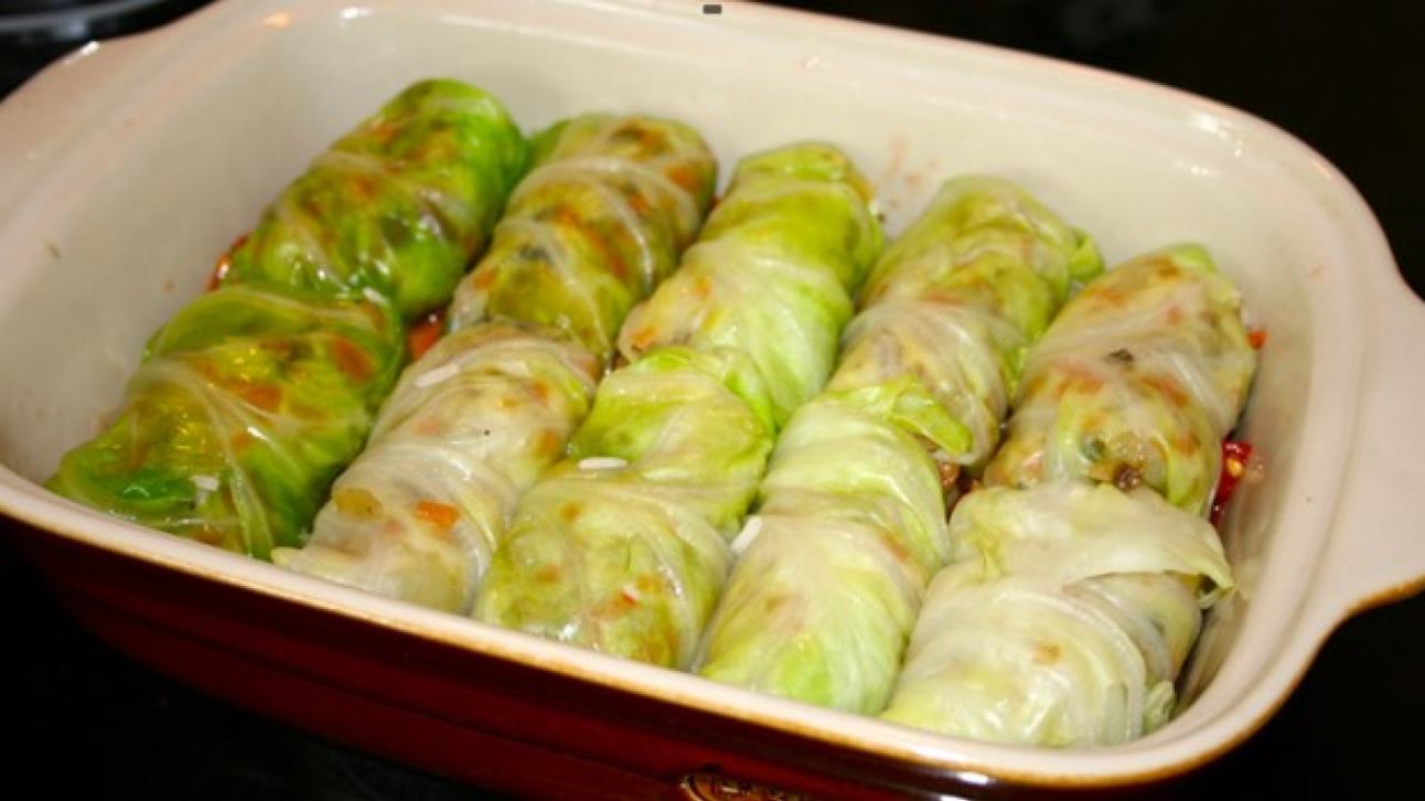 غذاهای معروف آلمان؛ Stuffed Cabbage Filled with