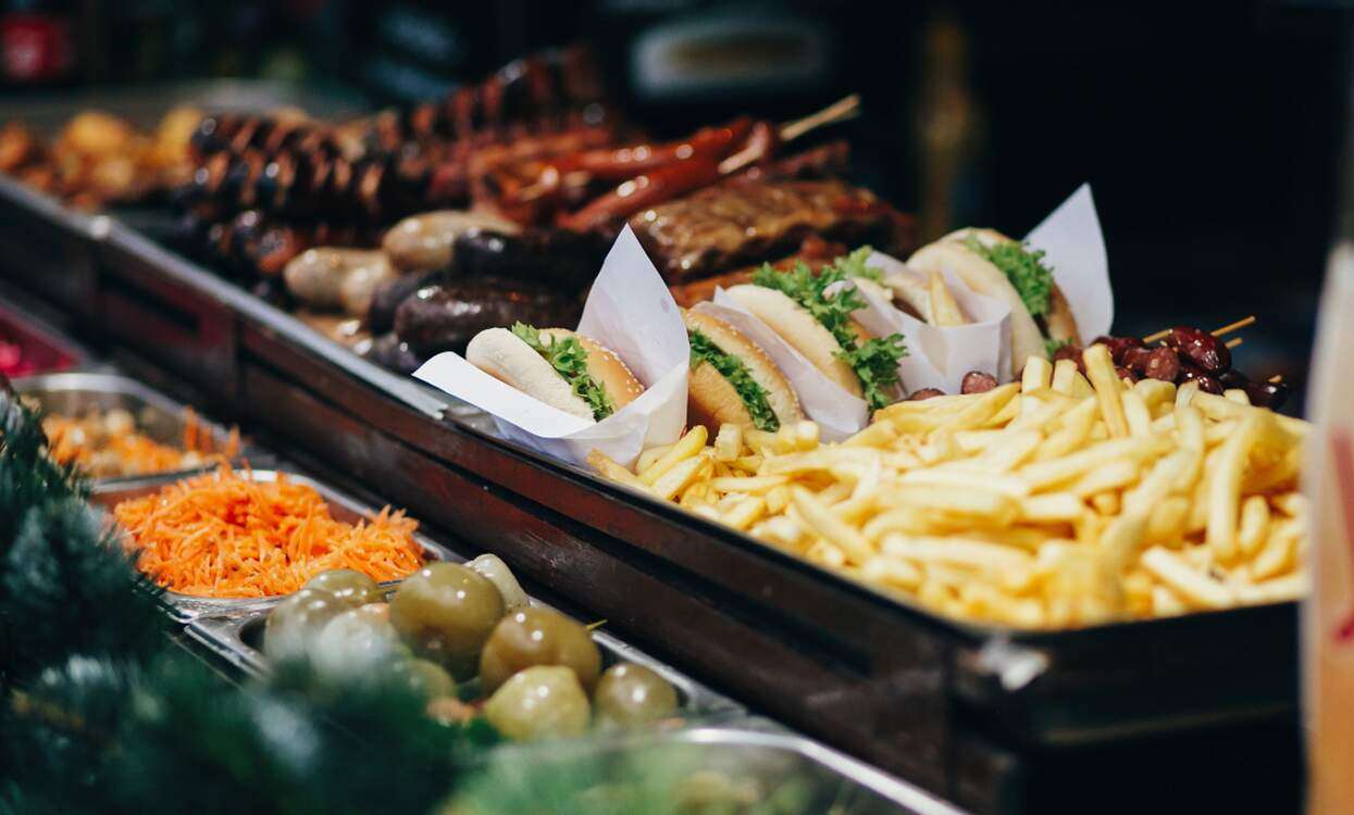 غذاهای خیابانی آلمان؛ هنری که در خیابان‌ها جان می‌گیرد!