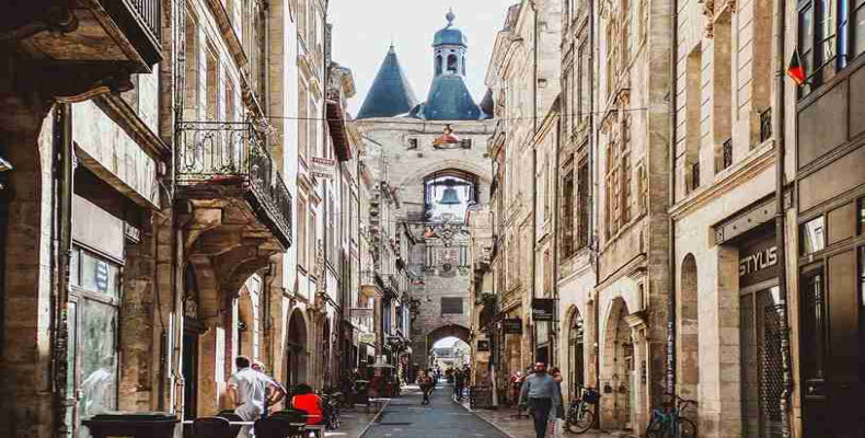 فرانسه یا اسپانیا