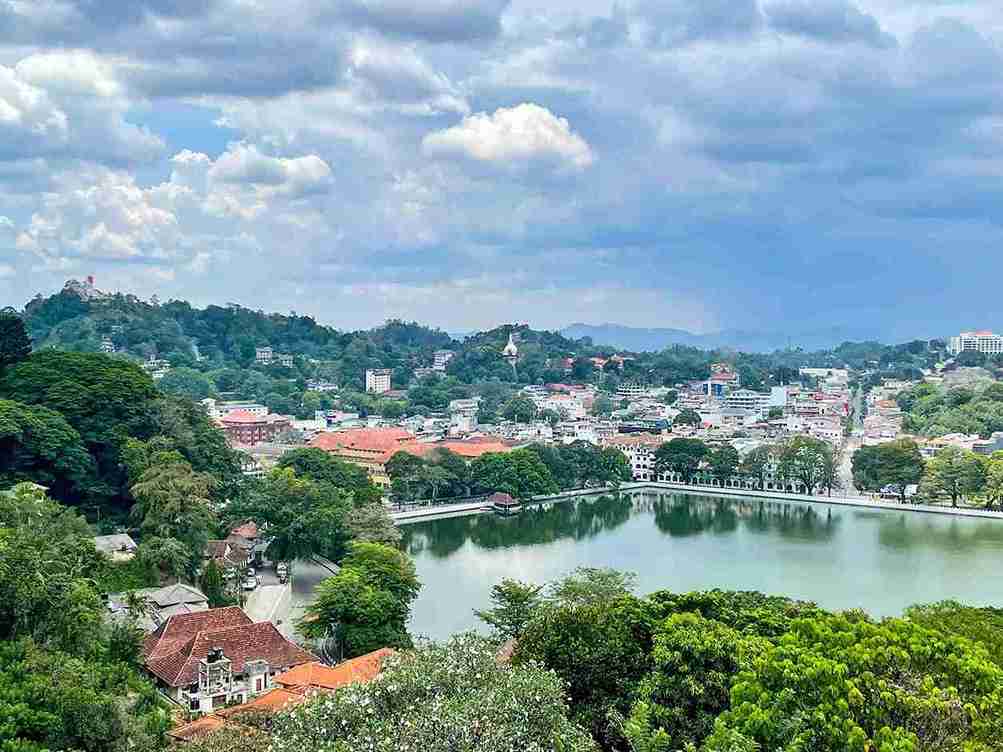 دریاچه کندی؛ به‌عنوان یکی از بهترین جاهای دیدنی و توریستی کندی 