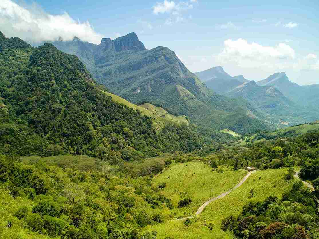 رشته‌کوه ناکلز؛ یکی از معروف‌ترین جاهای دیدنی کندی  