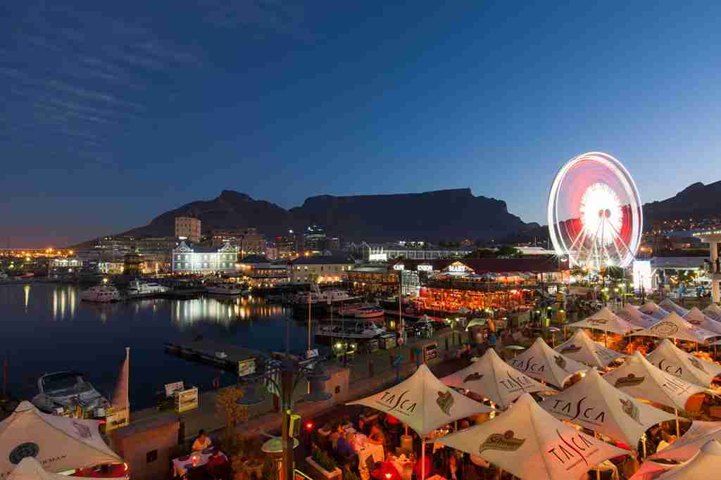 کیپ تاون به چی معروفه؟ به V & A Waterfront
