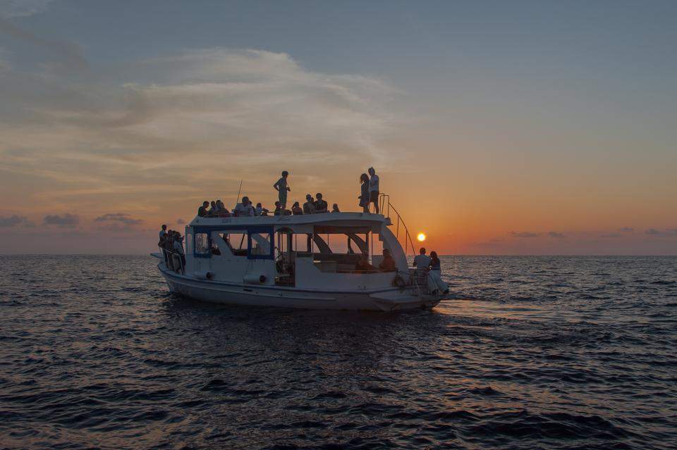 مالدیو در مهر ماه؛ تماشای غروب زیبای جزیره