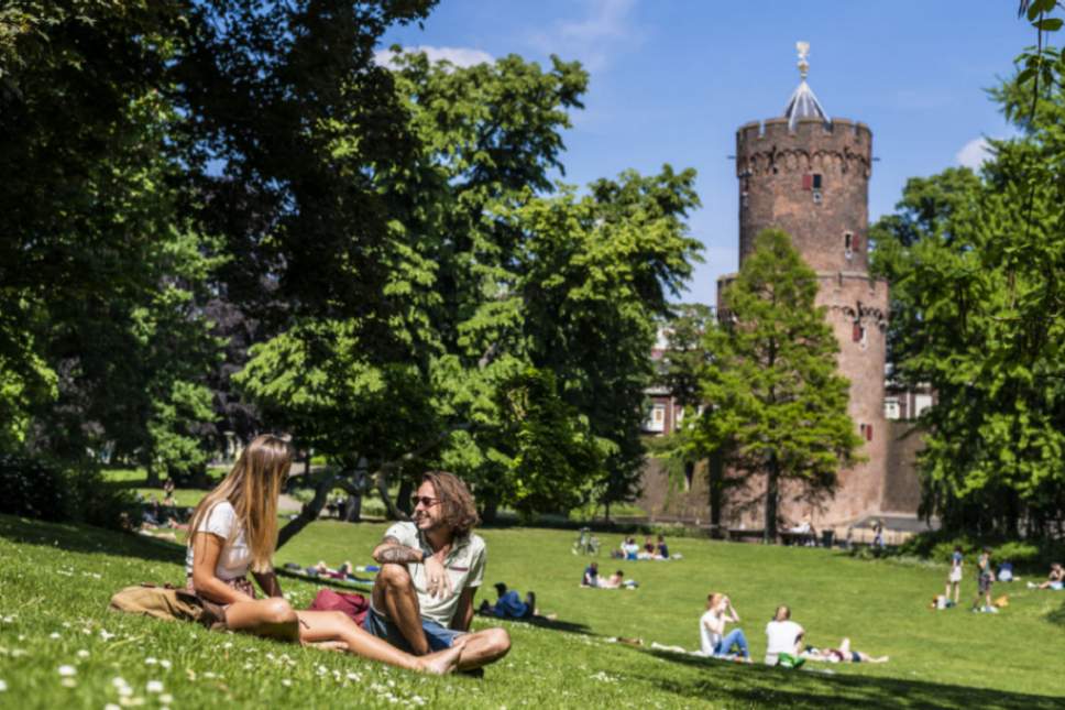 ماه عسل در هلند ؛ پارک پلشویک