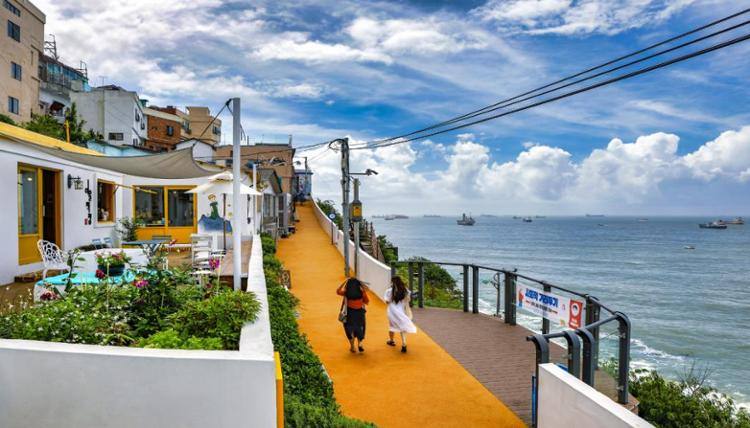 بوسان به چی معروفه؟