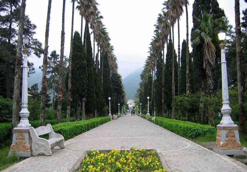 جاهای دیدنی رامسر؛ بلوار معلم