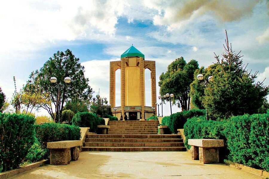 آرامگاه باباطاهر همدان