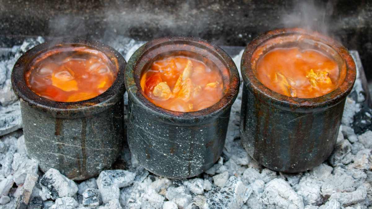 دیزی سنگی از غذاهای سنتی مشهد