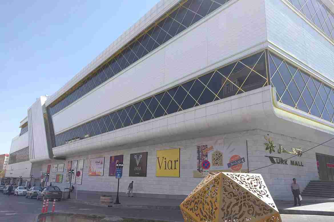 مراکز خرید ارومیه در خیابان استادان