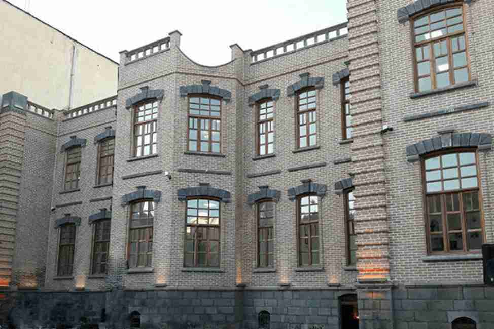 موزه های اردبیل؛ موزه عمارت شهرداری 