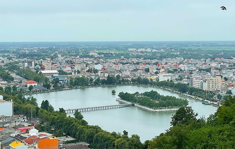 بام سبز لاهیجان؛ حس پرواز بر فراز شیطان کوه